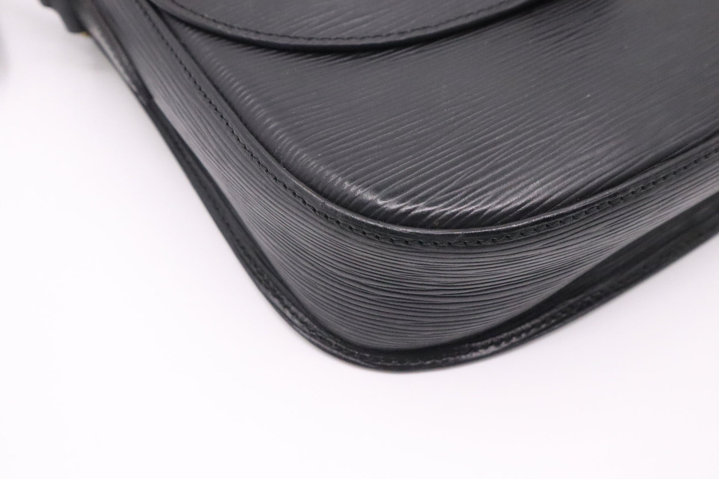 Louis Vuitton Saint Cloud in Black Epi Leather