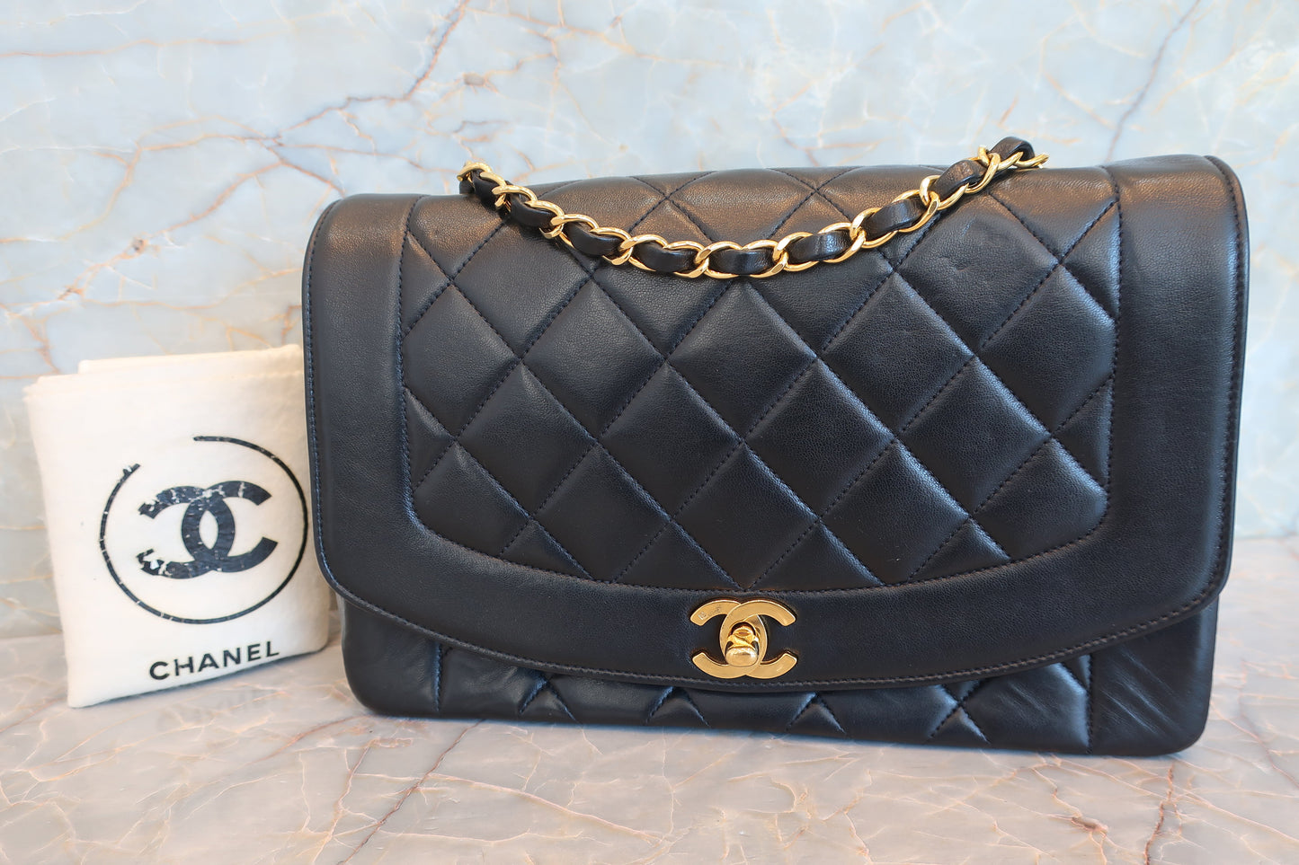 CHANEL/シャネル ダイアナマトラッセチェーンショルダーバッグ ラムスキン ブラック/ゴールド金具 ショルダーバッグ 700070184