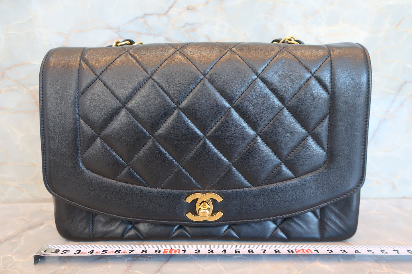 CHANEL/シャネル ダイアナマトラッセチェーンショルダーバッグ ラムスキン ブラック/ゴールド金具 ショルダーバッグ 700070184