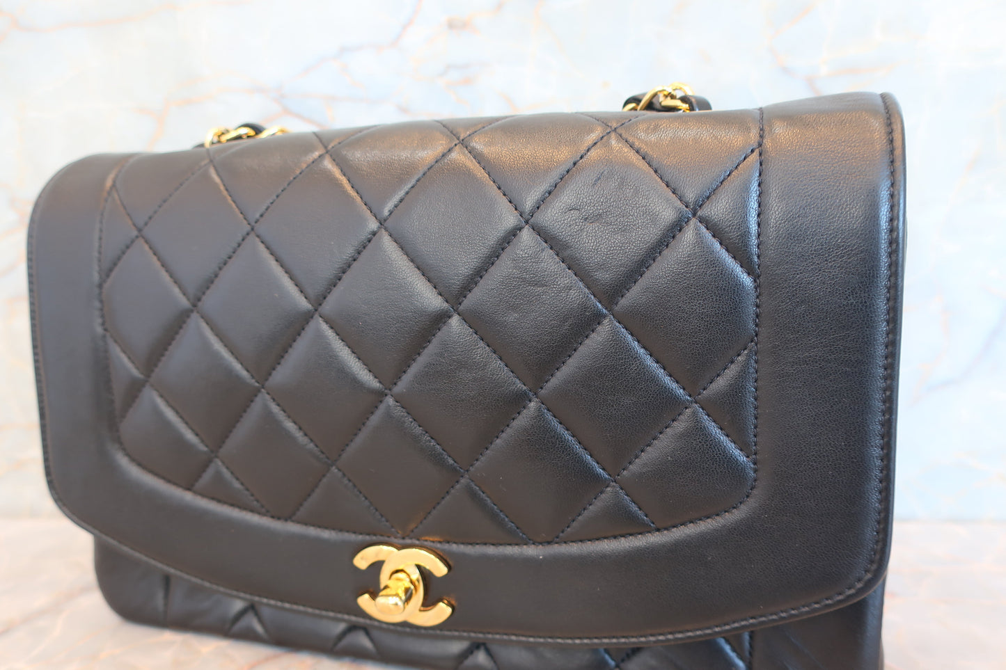 CHANEL/シャネル ダイアナマトラッセチェーンショルダーバッグ ラムスキン ブラック/ゴールド金具 ショルダーバッグ 700070184