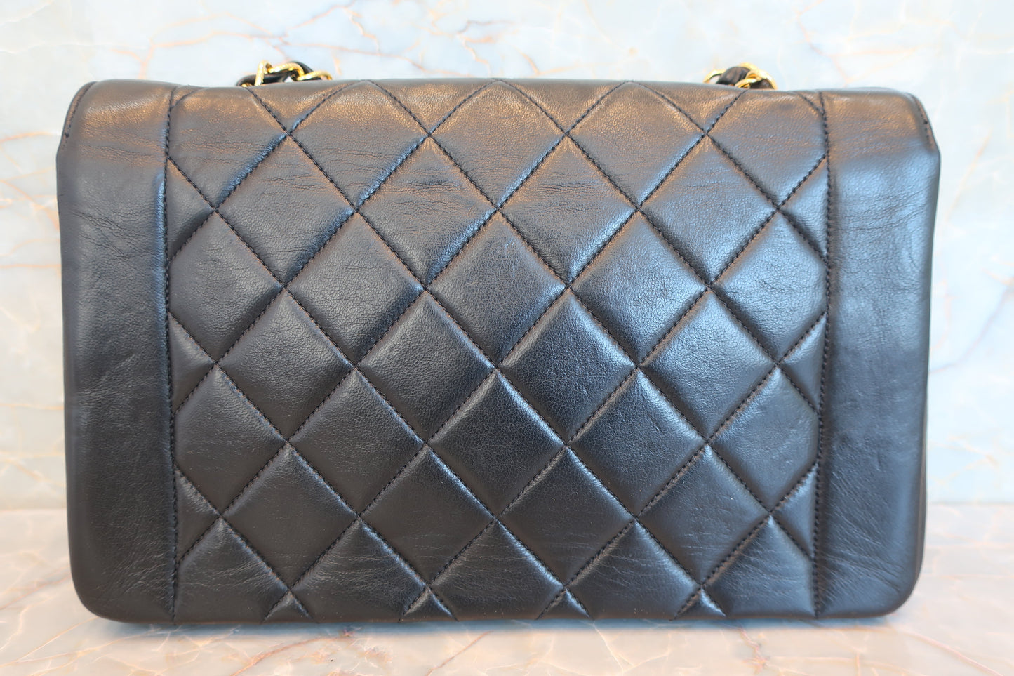 CHANEL/シャネル ダイアナマトラッセチェーンショルダーバッグ ラムスキン ブラック/ゴールド金具 ショルダーバッグ 700070184