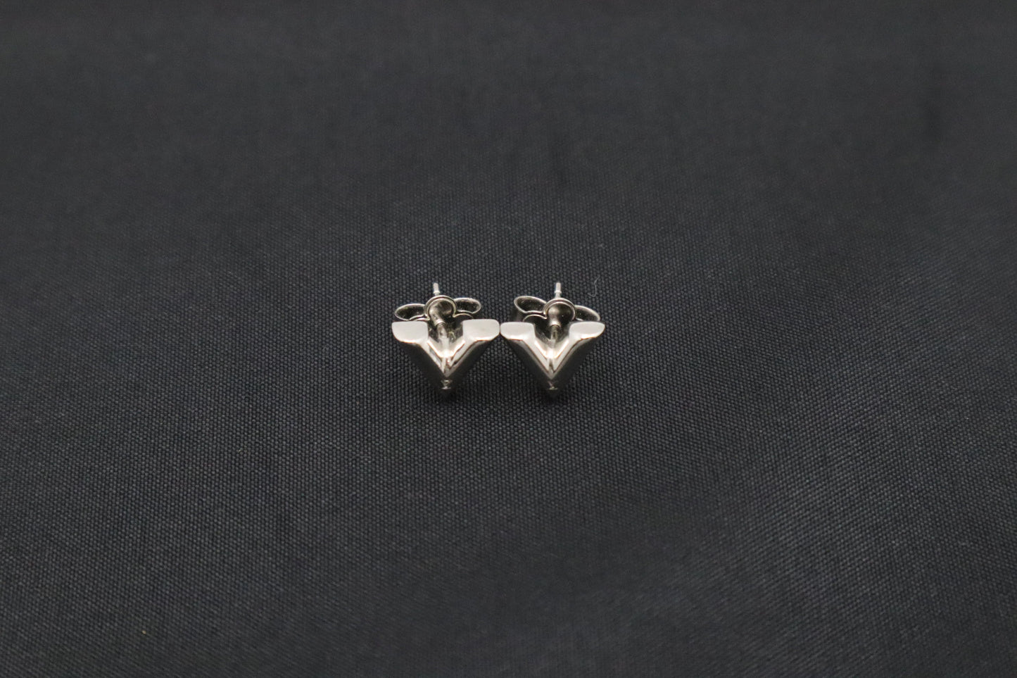 Louis Vuitton Essential V Earrings