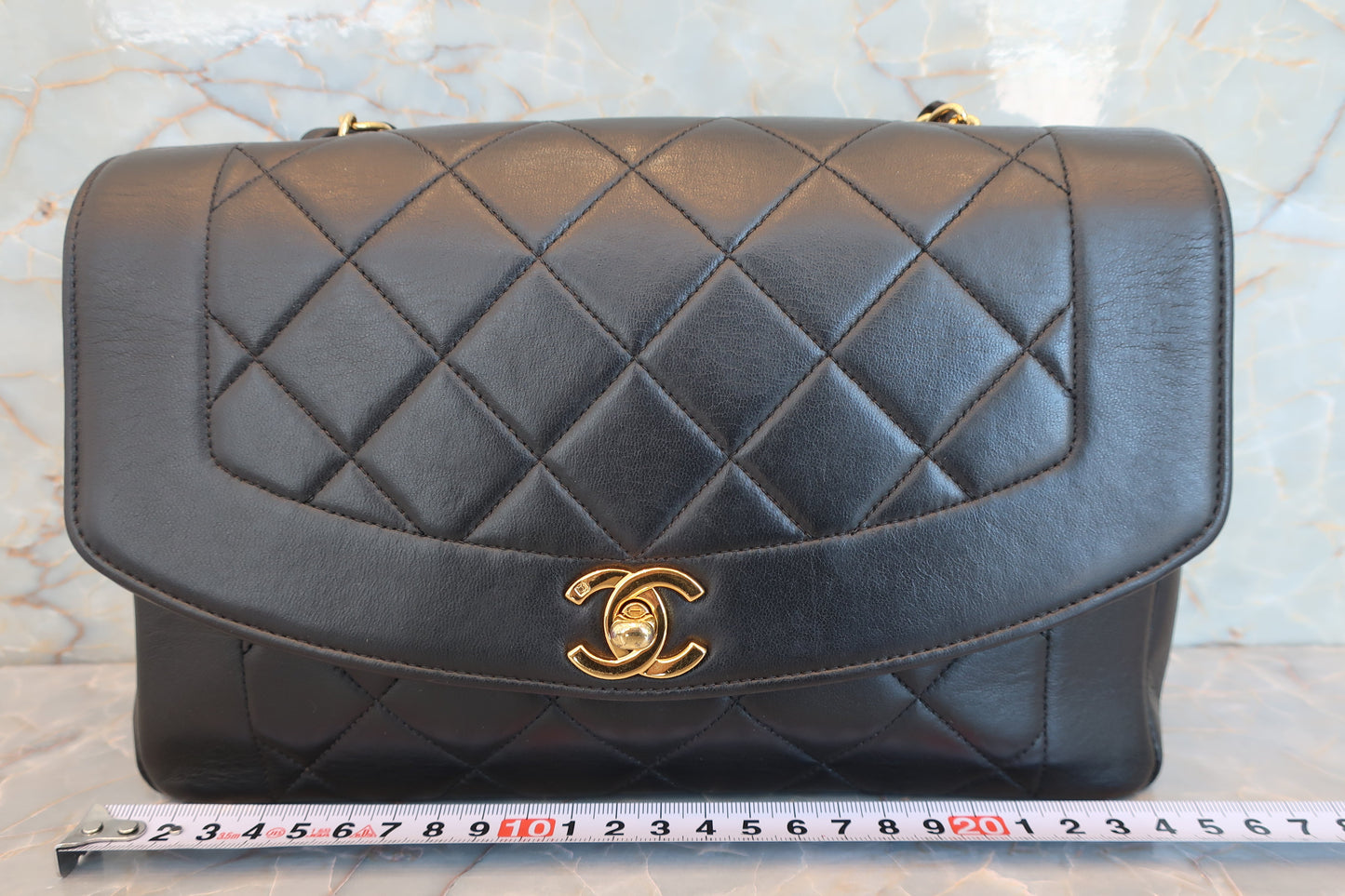 CHANEL/シャネル ダイアナマトラッセチェーンショルダーバッグ ラムスキン ブラック/ゴールド金具 ショルダーバッグ 700070186
