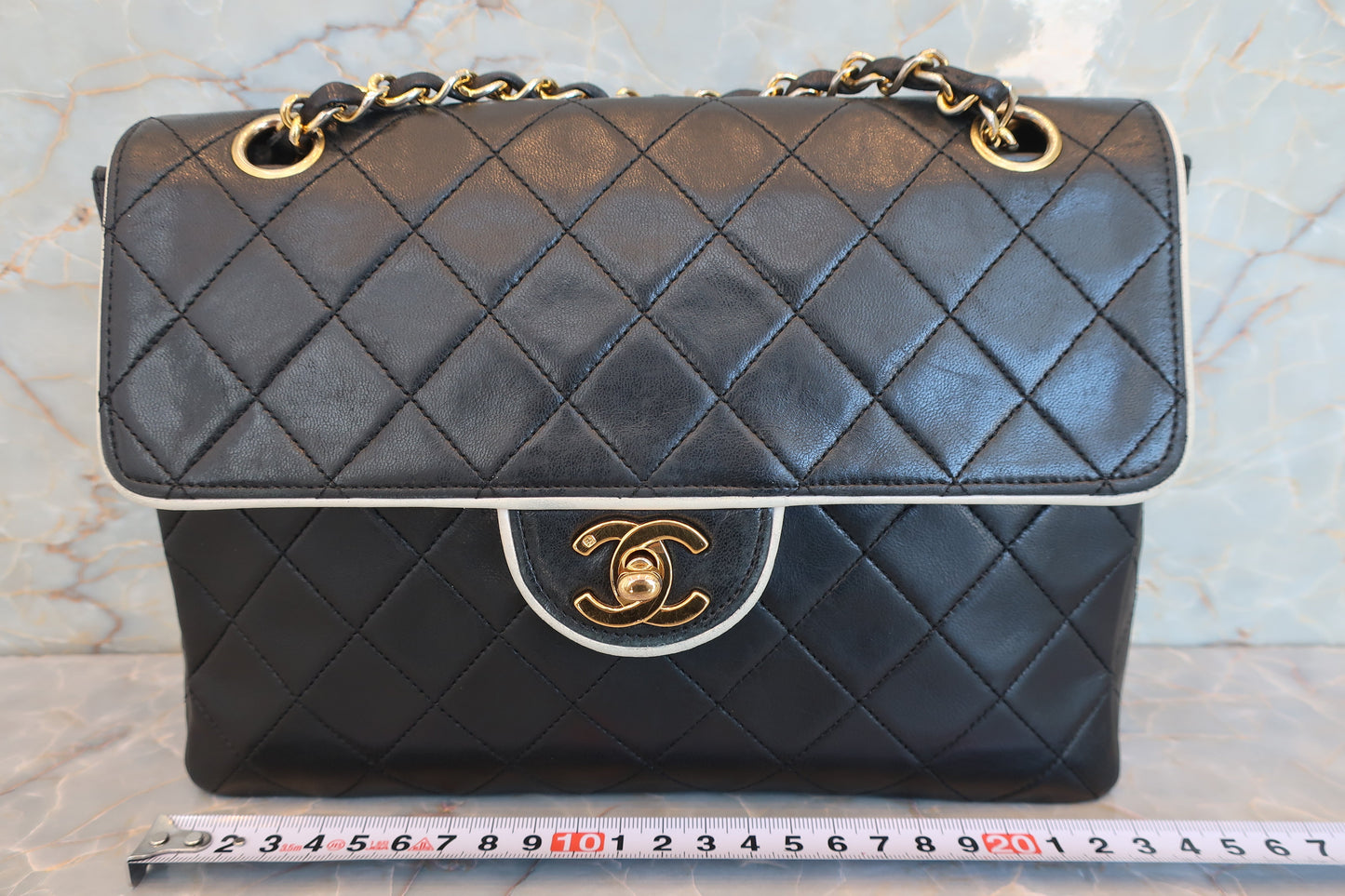 CHANEL/シャネル マトラッセバイカラーチェーンショルダーバッグ ラムスキン ブラック/ホワイト/ゴールド金具 ショルダーバッグ 700070158