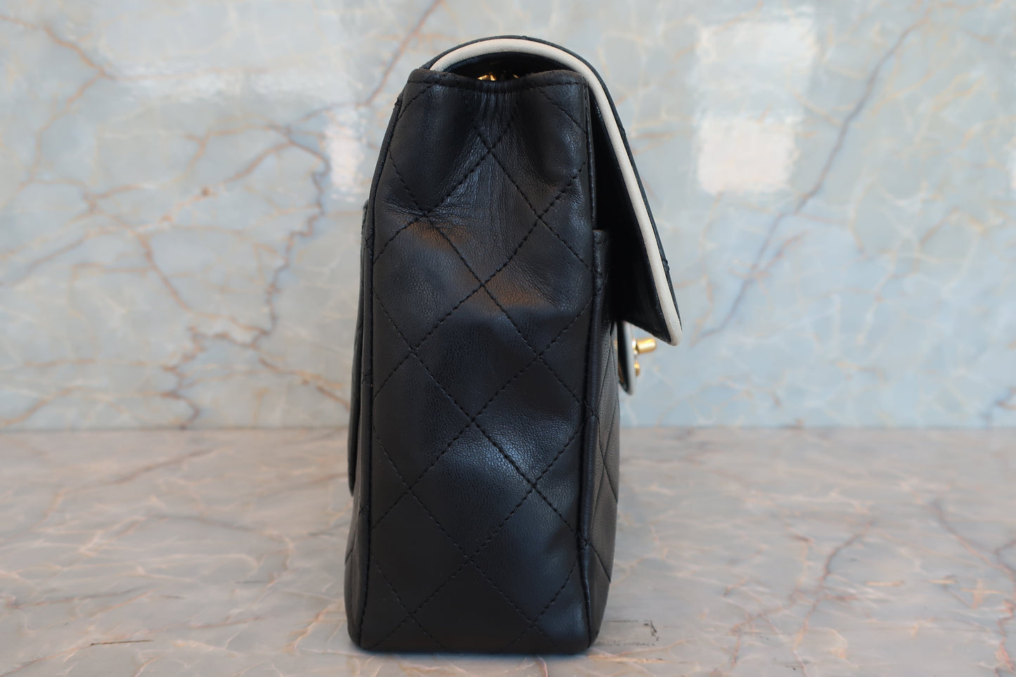 CHANEL/シャネル マトラッセバイカラーチェーンショルダーバッグ ラムスキン ブラック/ホワイト/ゴールド金具 ショルダーバッグ 700070158