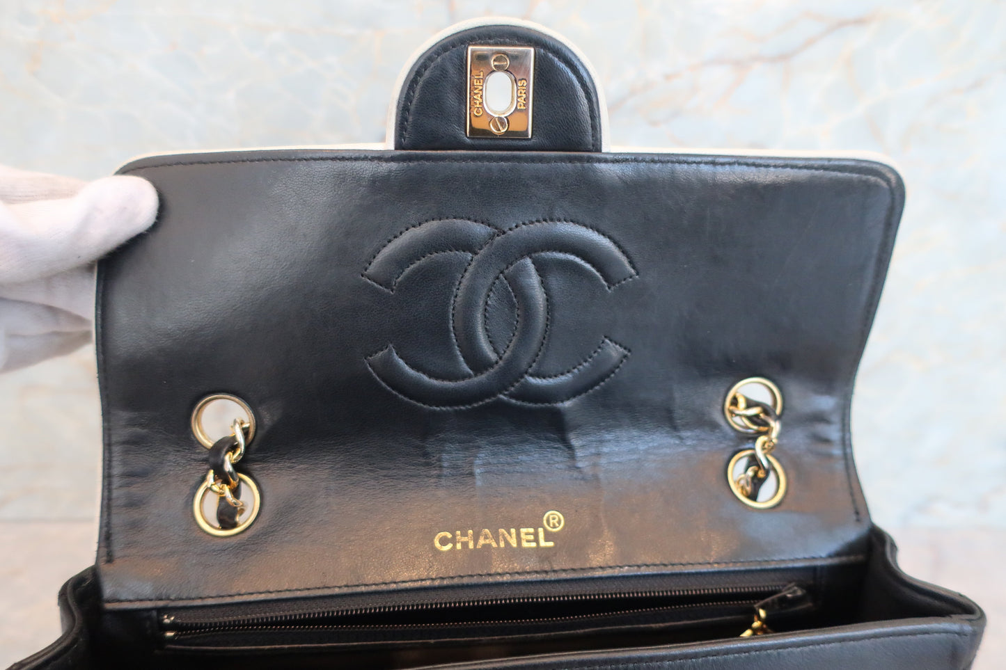 CHANEL/シャネル マトラッセバイカラーチェーンショルダーバッグ ラムスキン ブラック/ホワイト/ゴールド金具 ショルダーバッグ 700070158