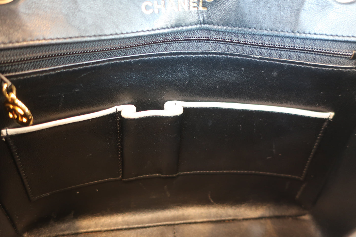 CHANEL/シャネル マトラッセバイカラーチェーンショルダーバッグ ラムスキン ブラック/ホワイト/ゴールド金具 ショルダーバッグ 700070158