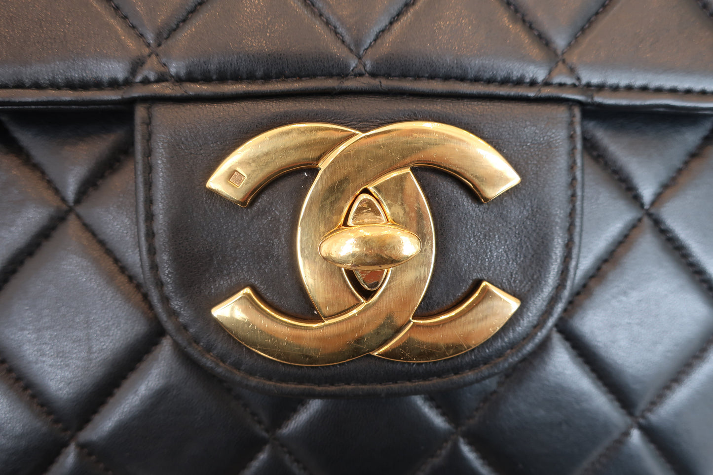 CHANEL/シャネル 中マトラッセシングルフラップチェーンショルダーバッグ ラムスキン ブラック/ゴールド金具 ショルダーバッグ 700050046