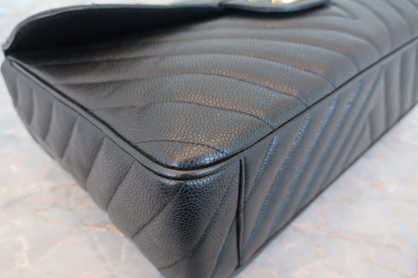 CHANEL/シャネル Vステッチチェーンショルダーバッグ キャビアスキン ブラック/ゴールド金具 ショルダーバッグ 700070249