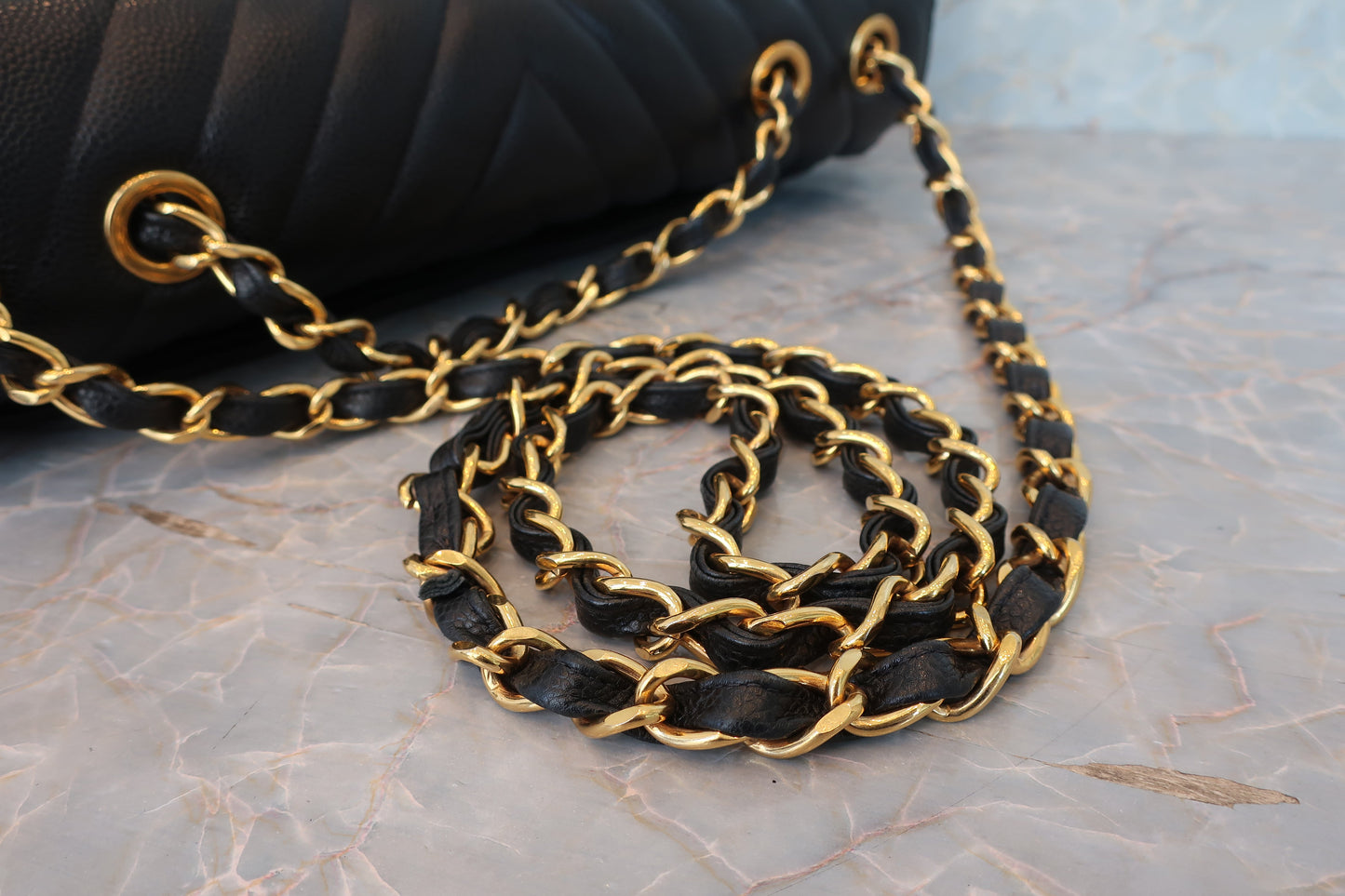 CHANEL/シャネル Vステッチチェーンショルダーバッグ キャビアスキン ブラック/ゴールド金具 ショルダーバッグ 700070249