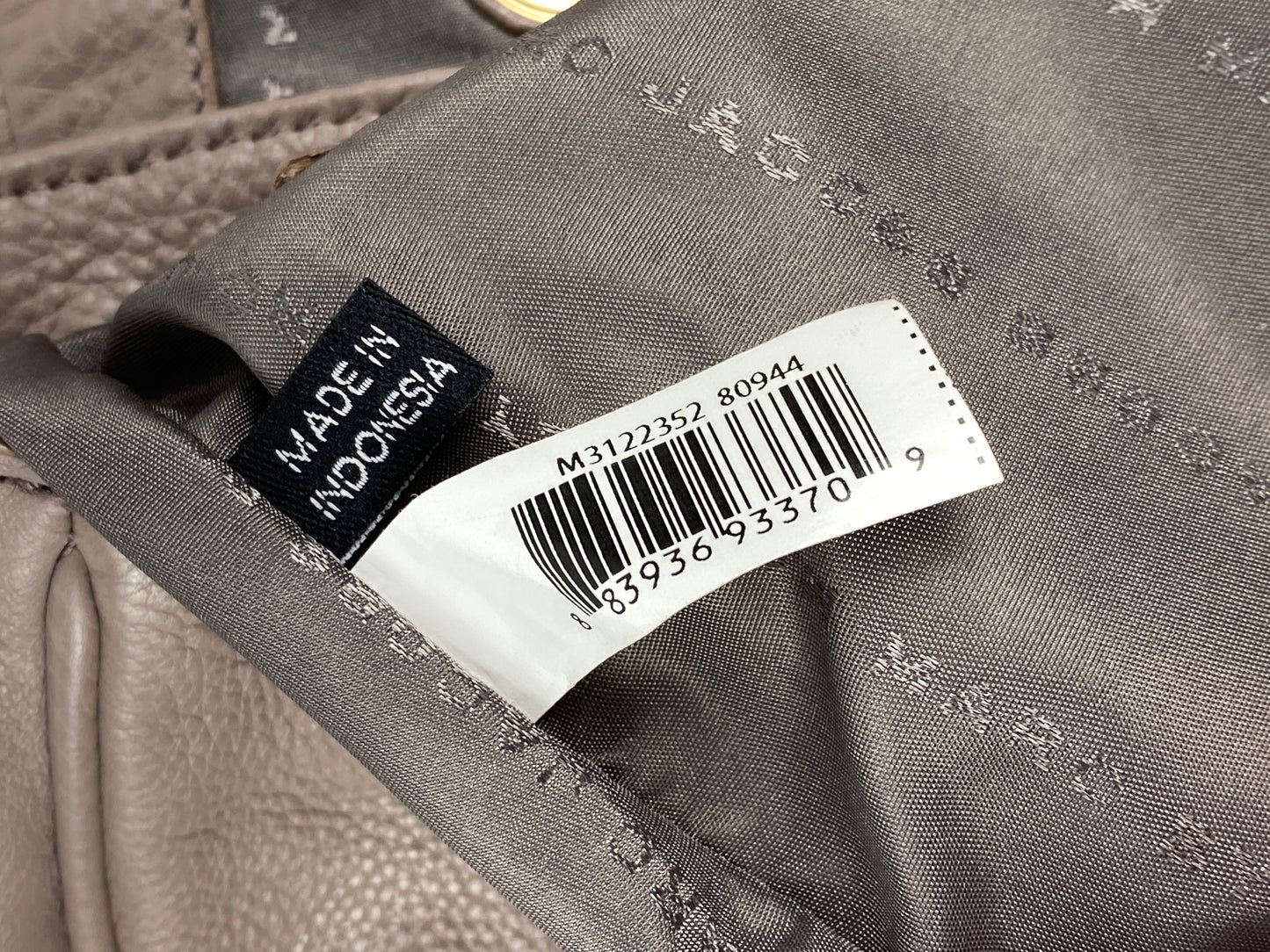 MARC BY MARC JACOBS - "TOO HOT TO HANDLE" CROSSBODY BAG LIGHT GREY