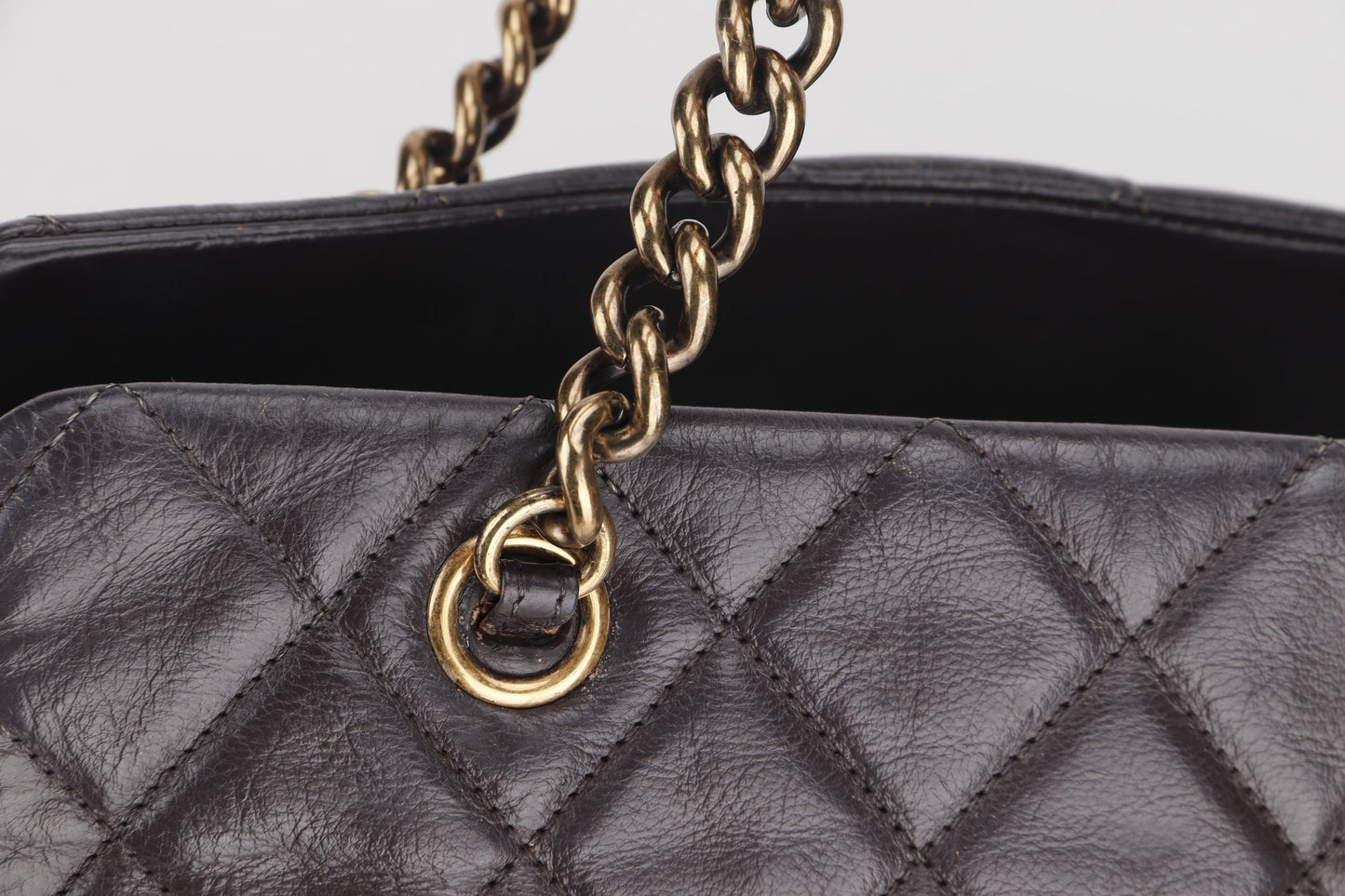 CHANEL QUILTED MATELASSE LAMBSKIN CC LOGO SHOULDER BAG (1739xxxx) GOLD HARDWARE, NO & DUST COVER