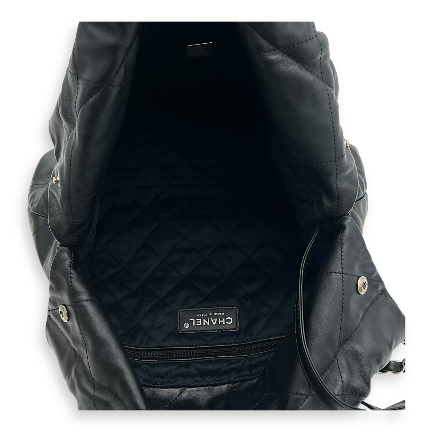 22 Small Black Shoulder Bag in Lambskin, Silver hardware