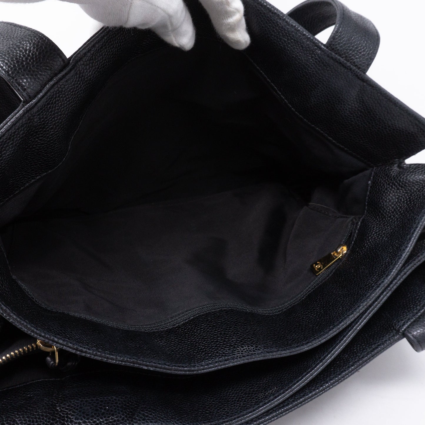 CC Shoulder Tote Black Caviar