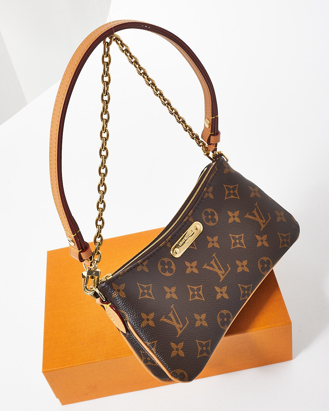 Louis Vuitton Monogram Canvas Liv Pochette Shoulder Bag