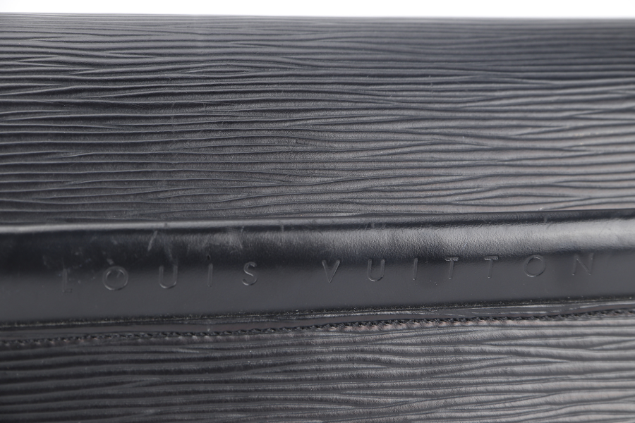 LOUIS VUITTON DINARD SHOULDER BAG BLACK EPI LEATHER NO DUST COVER