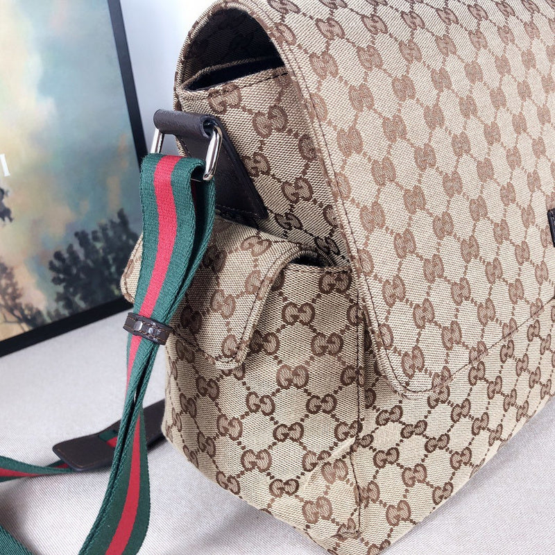 Gucci Bags - The Tote 915