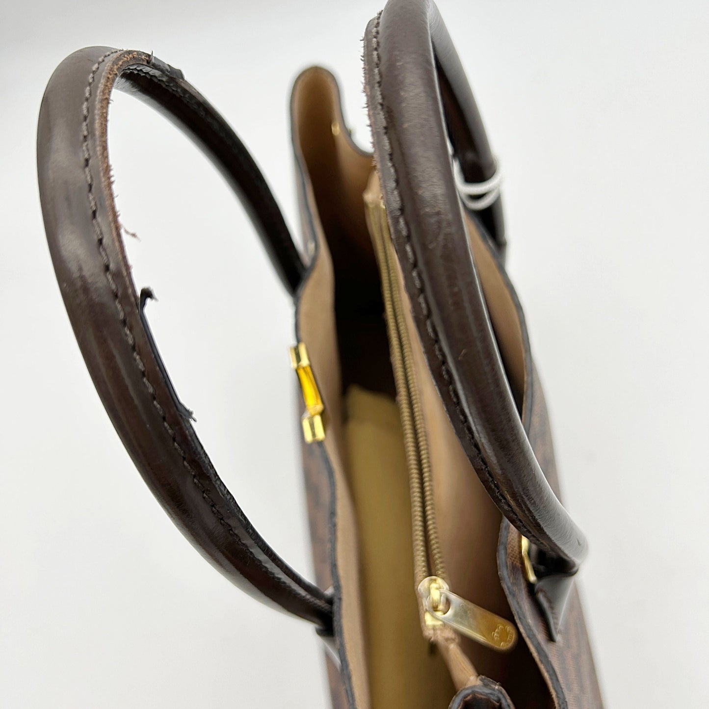 Louis Vuitton Damier Ebene Kensington - Brown Shoulder Bags, Handbags LA26134