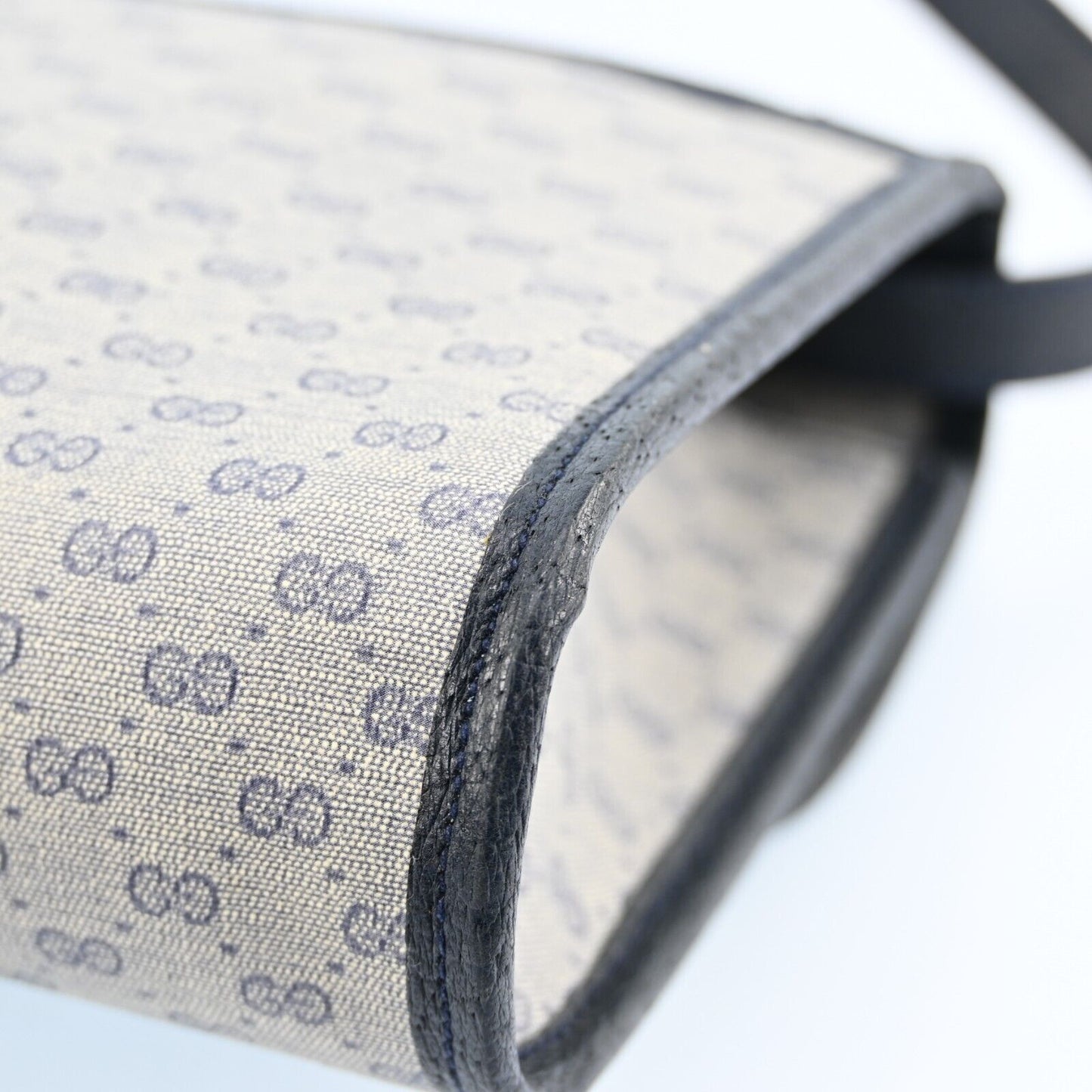 Gucci Micro Gg Vintage Shoulder Bag