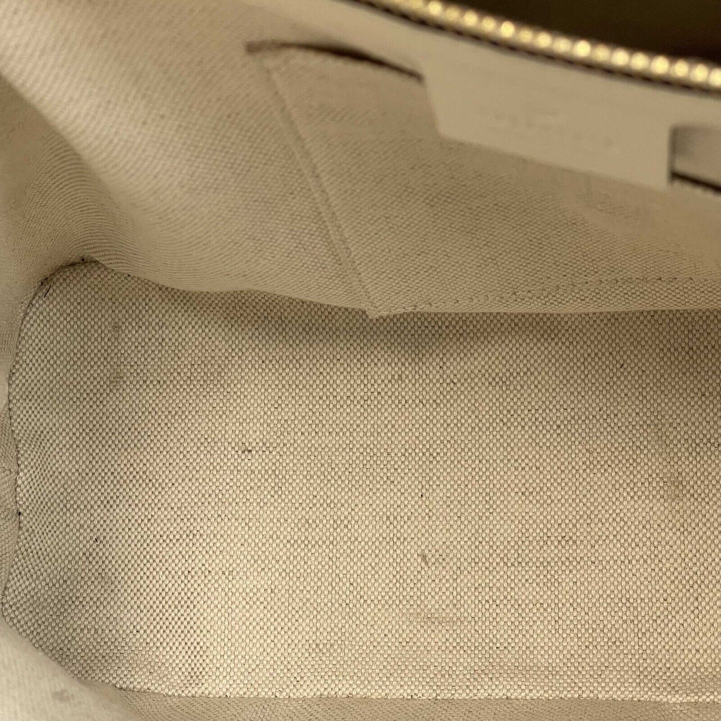 GUCCI GG Supreme 1955 Horsebit Medium Mystic White Top Handle Crossbody