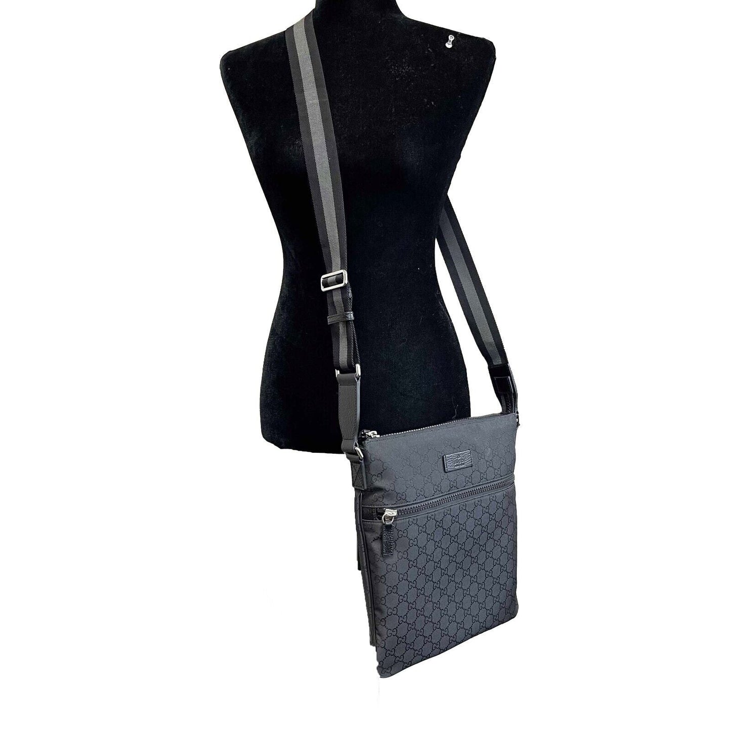 GUCCI New w/o Tags Front Zip Flat Messenger Crossbody Bag
