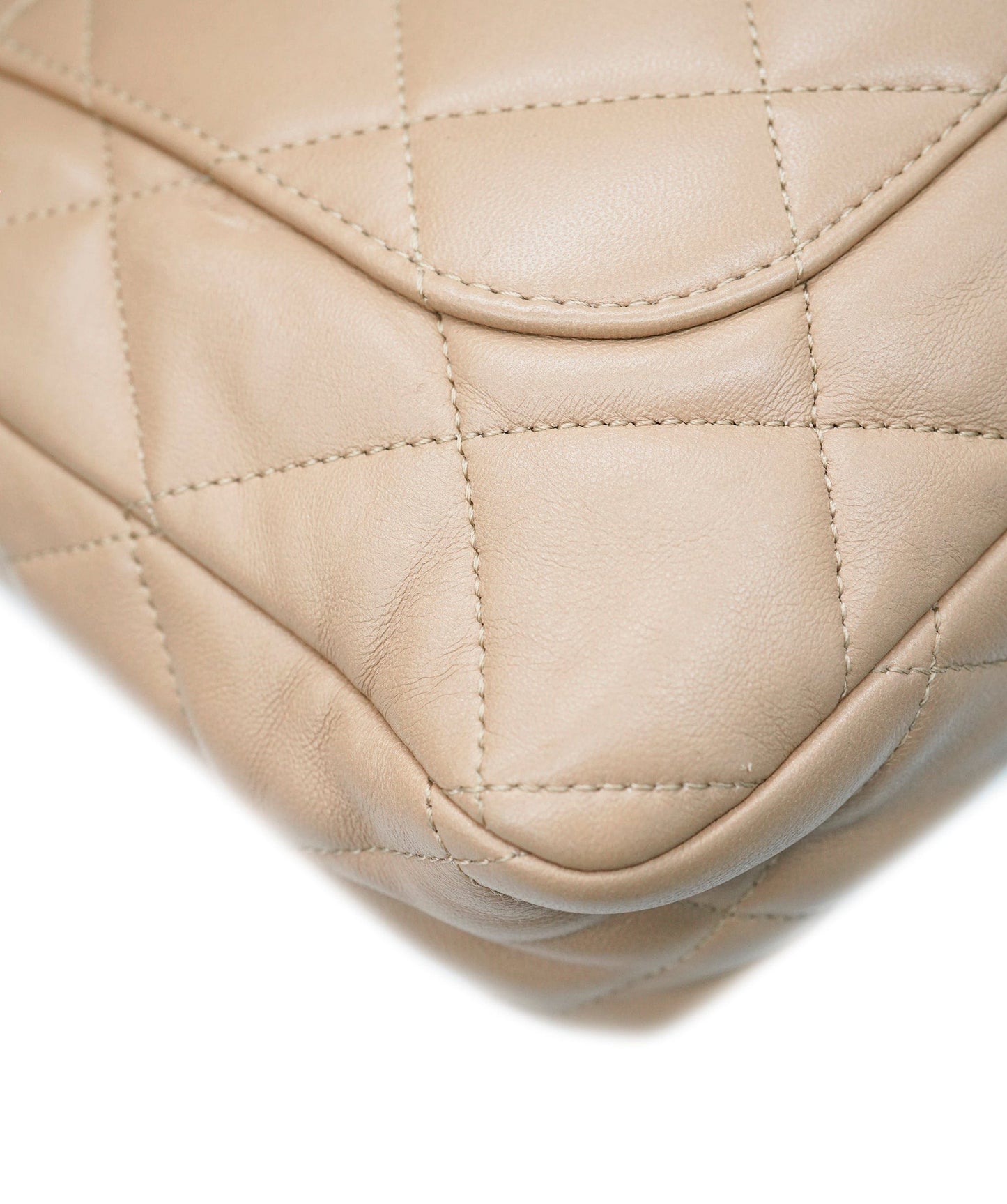 Chanel beige shoulder bag - comes full set - AJC0720