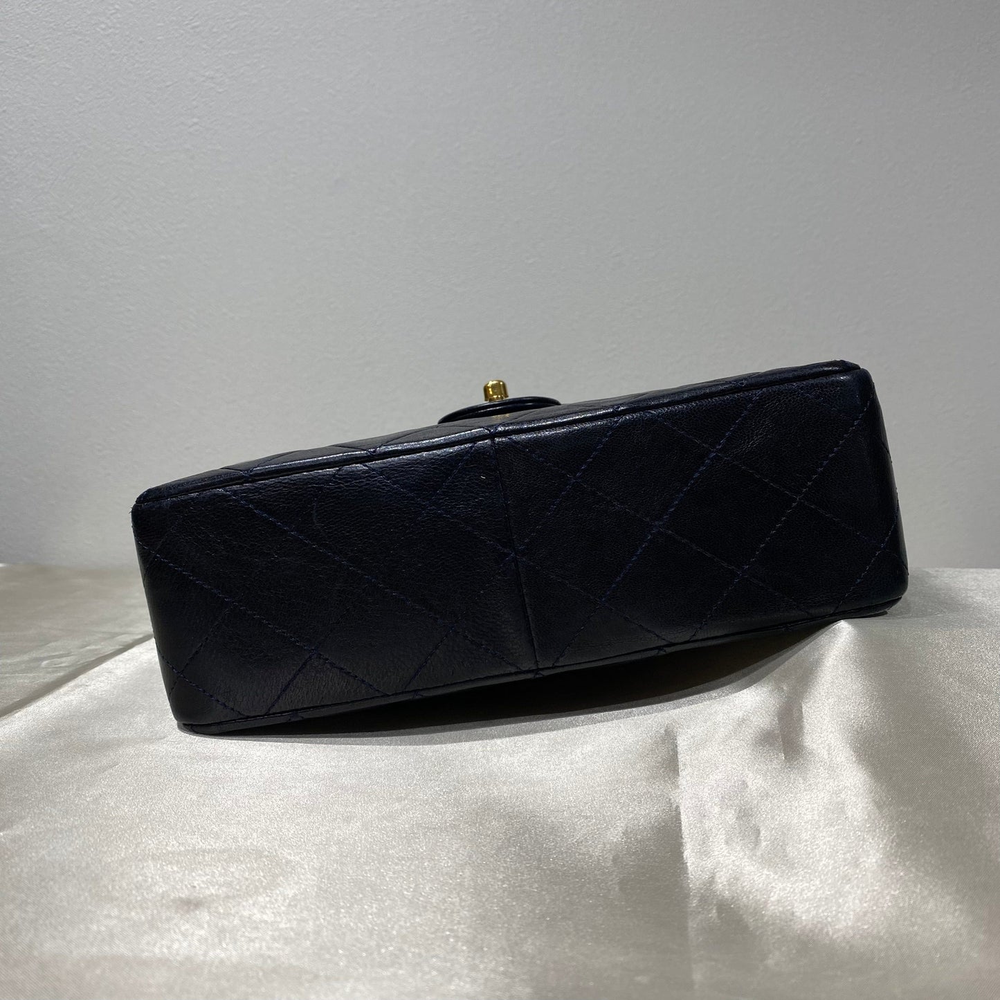 CHANEL VINTAGE MINI SQUARE 20 CHAIN SHOULDER NAVY LAMB SKIN 90162392
