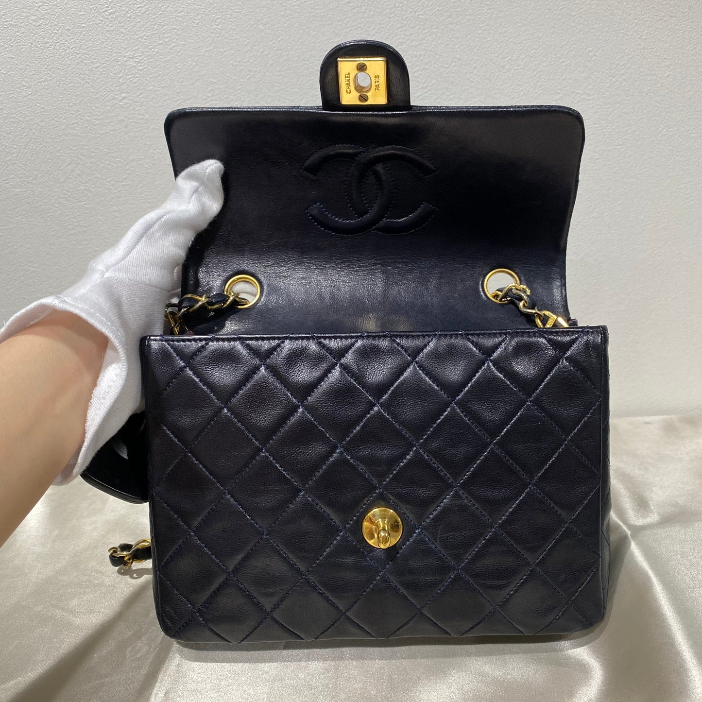 CHANEL VINTAGE MINI SQUARE 20 CHAIN SHOULDER NAVY LAMB SKIN 90162392