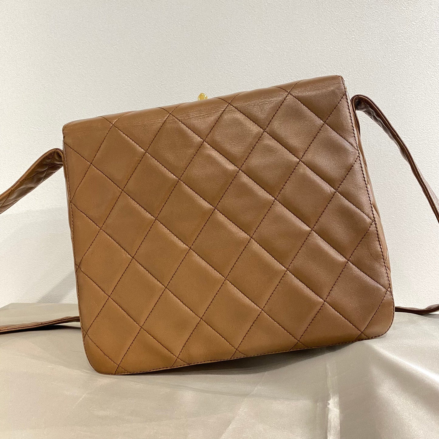 CHANEL VINTAGE SHOULDER BAG BROWN LAMB SKIN 90199511