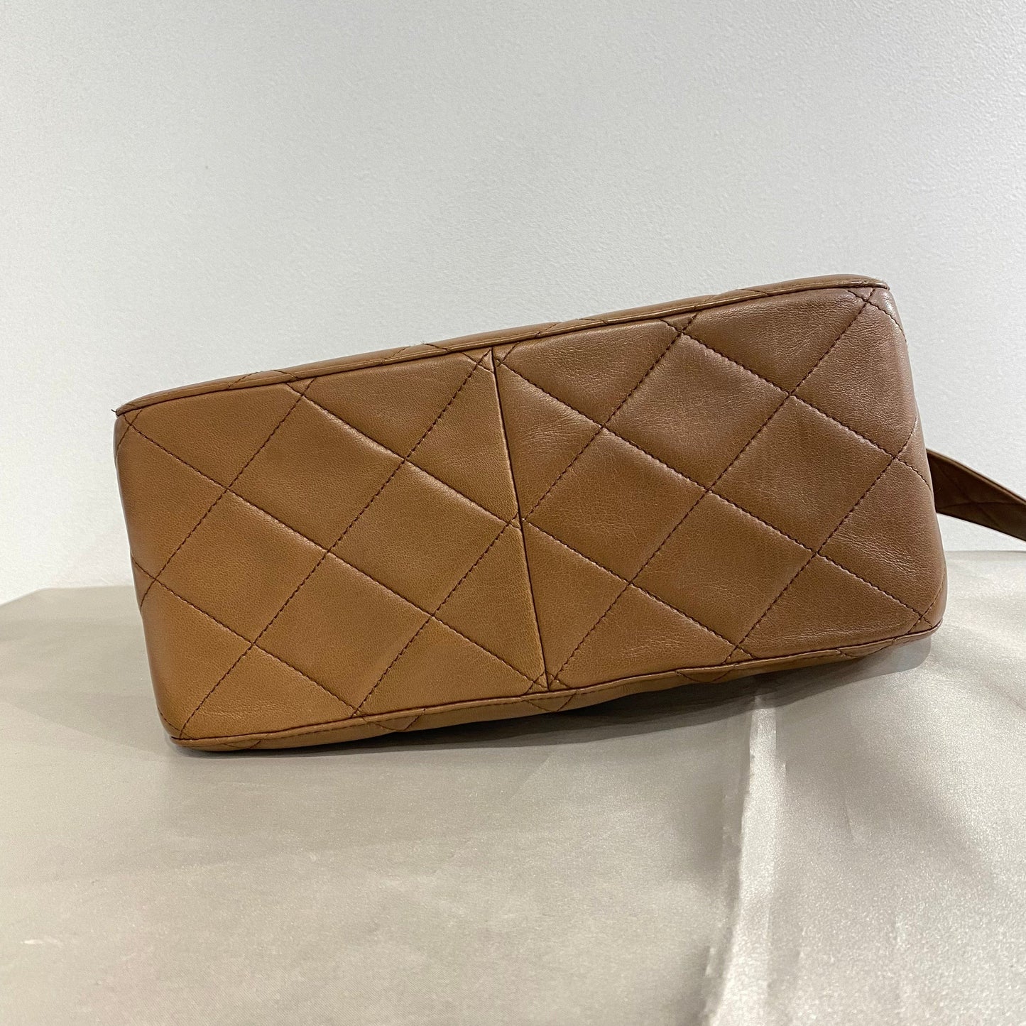 CHANEL VINTAGE SHOULDER BAG BROWN LAMB SKIN 90199511
