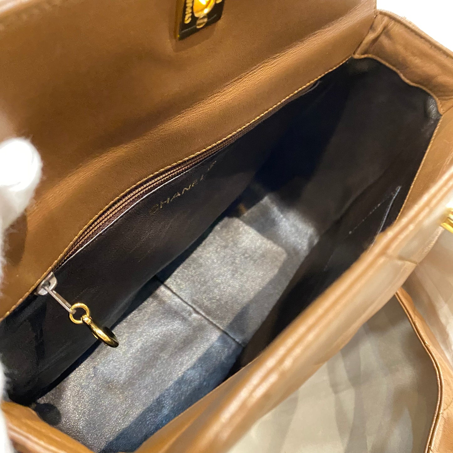 CHANEL VINTAGE SHOULDER BAG BROWN LAMB SKIN 90199511