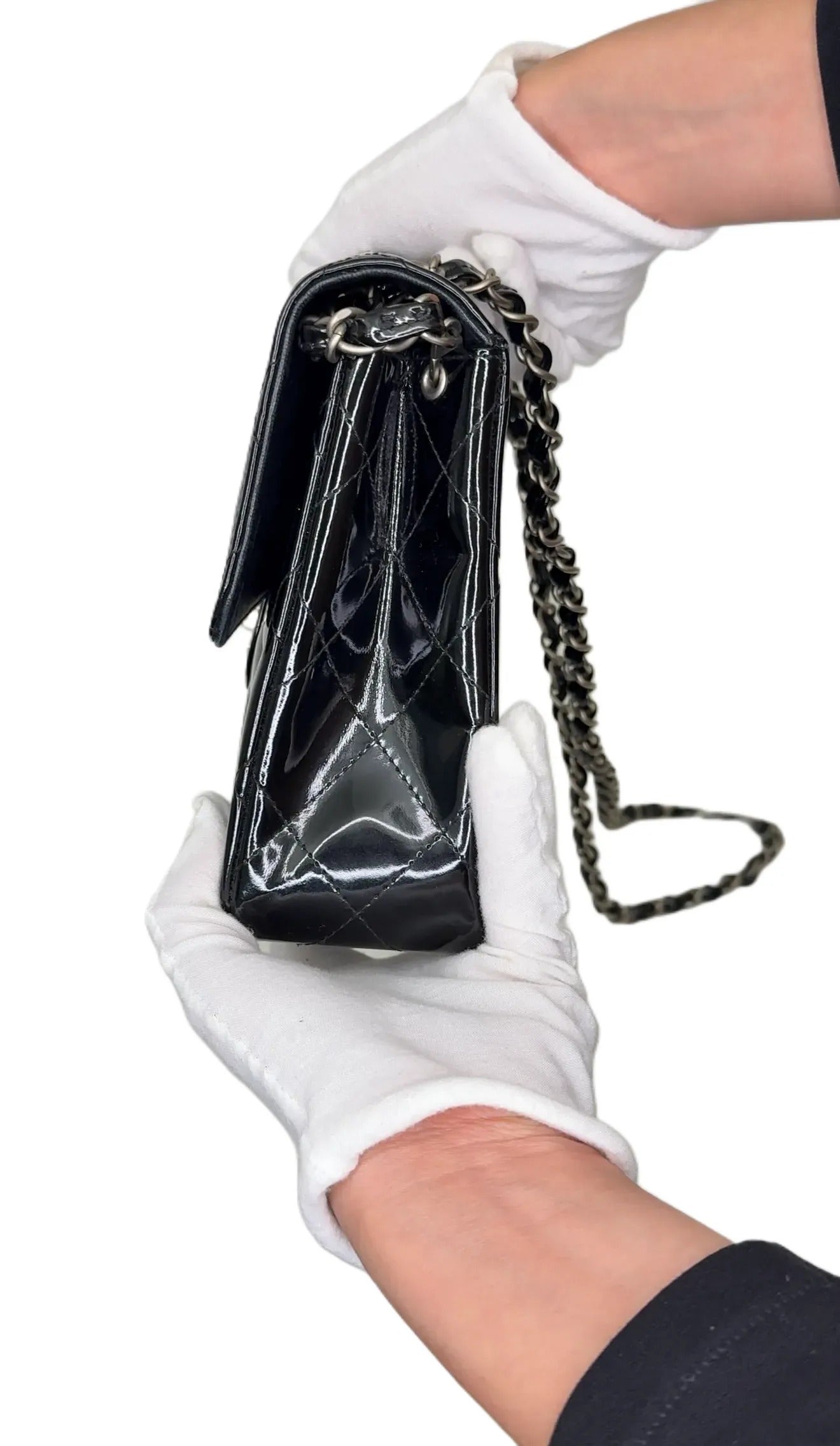 CHANEL Classic Jumbo Double Flap Bag B24-52