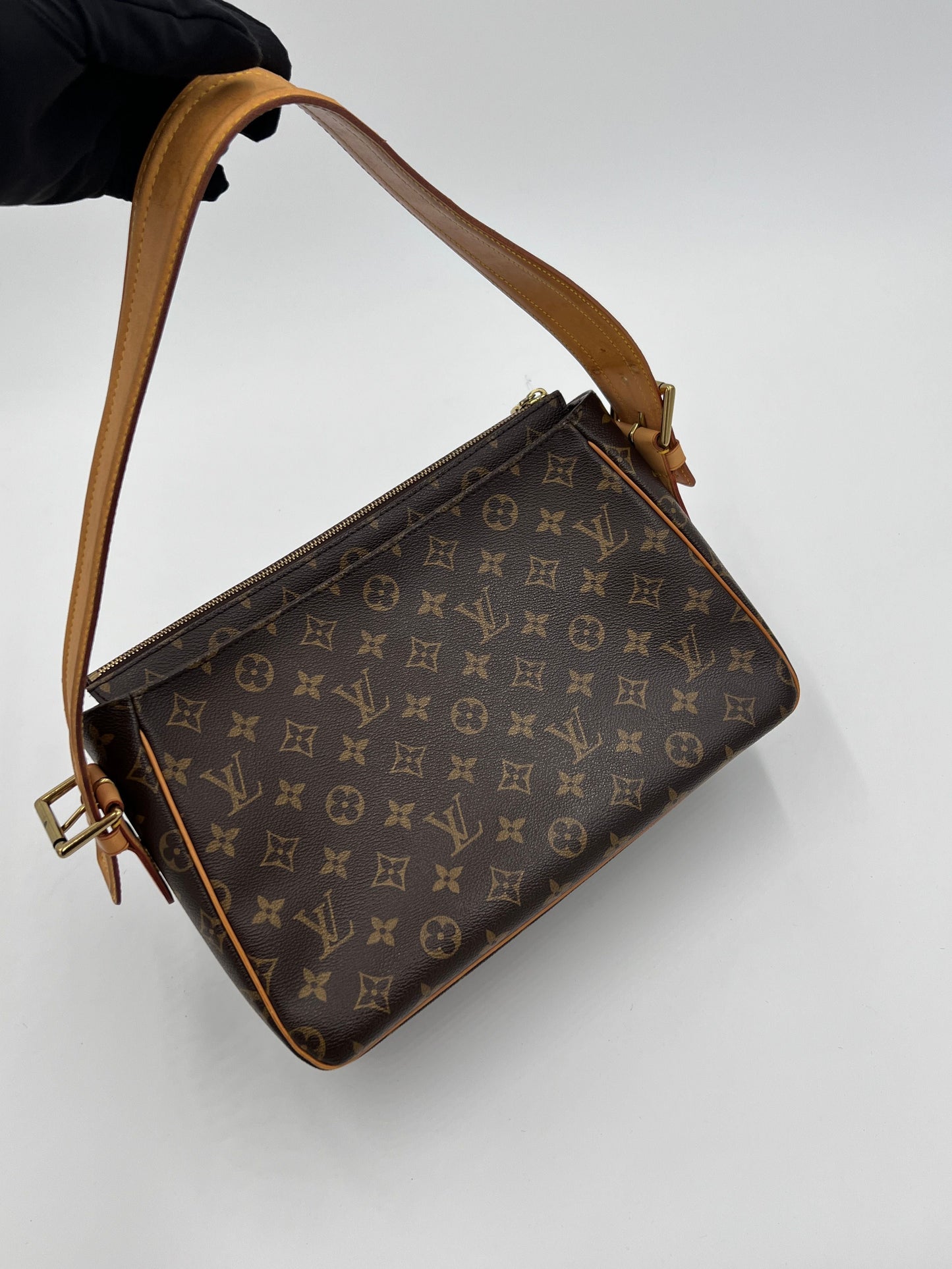 Louis Vuitton LV Monogram - Brown Shoulder Bags, Handbags AG303O