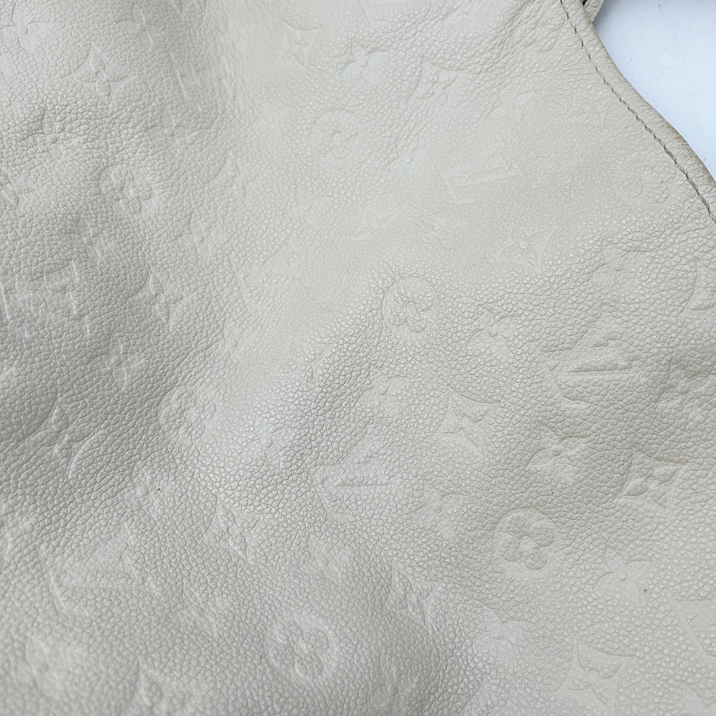 Louis Vuitton | Bags | Lv Artsy Cream Bag LA16922