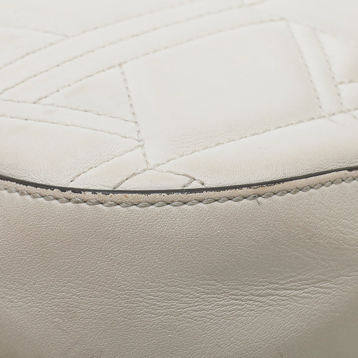 Gucci White Quilted Dionysus Hobo Bag
