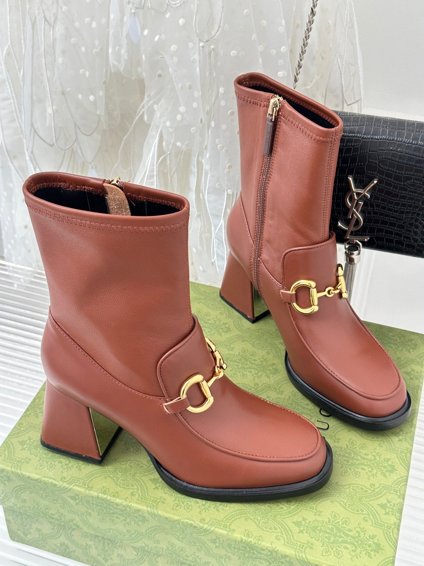 BOTA GUCCI 2023