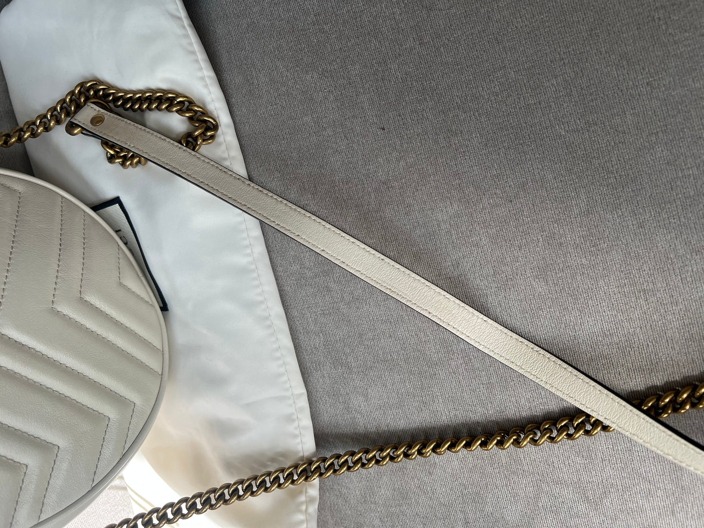 Gucci GG Round White Marmont Small Shoulder Bag