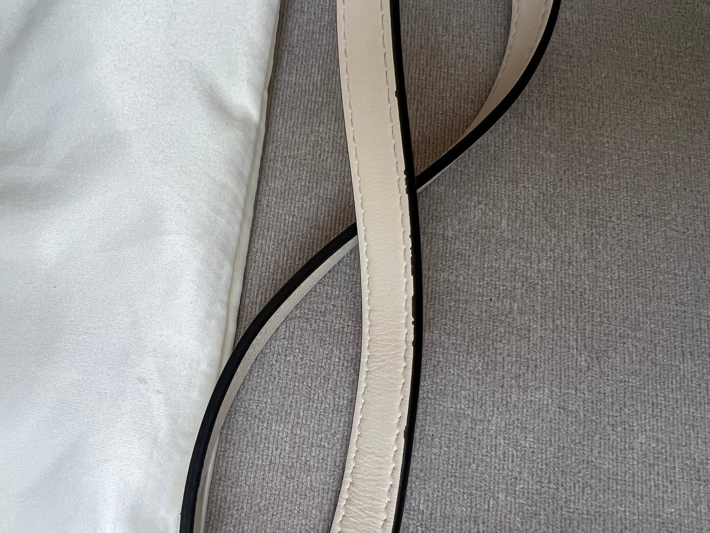 Gucci GG White Marmont Small Shoulder Bag