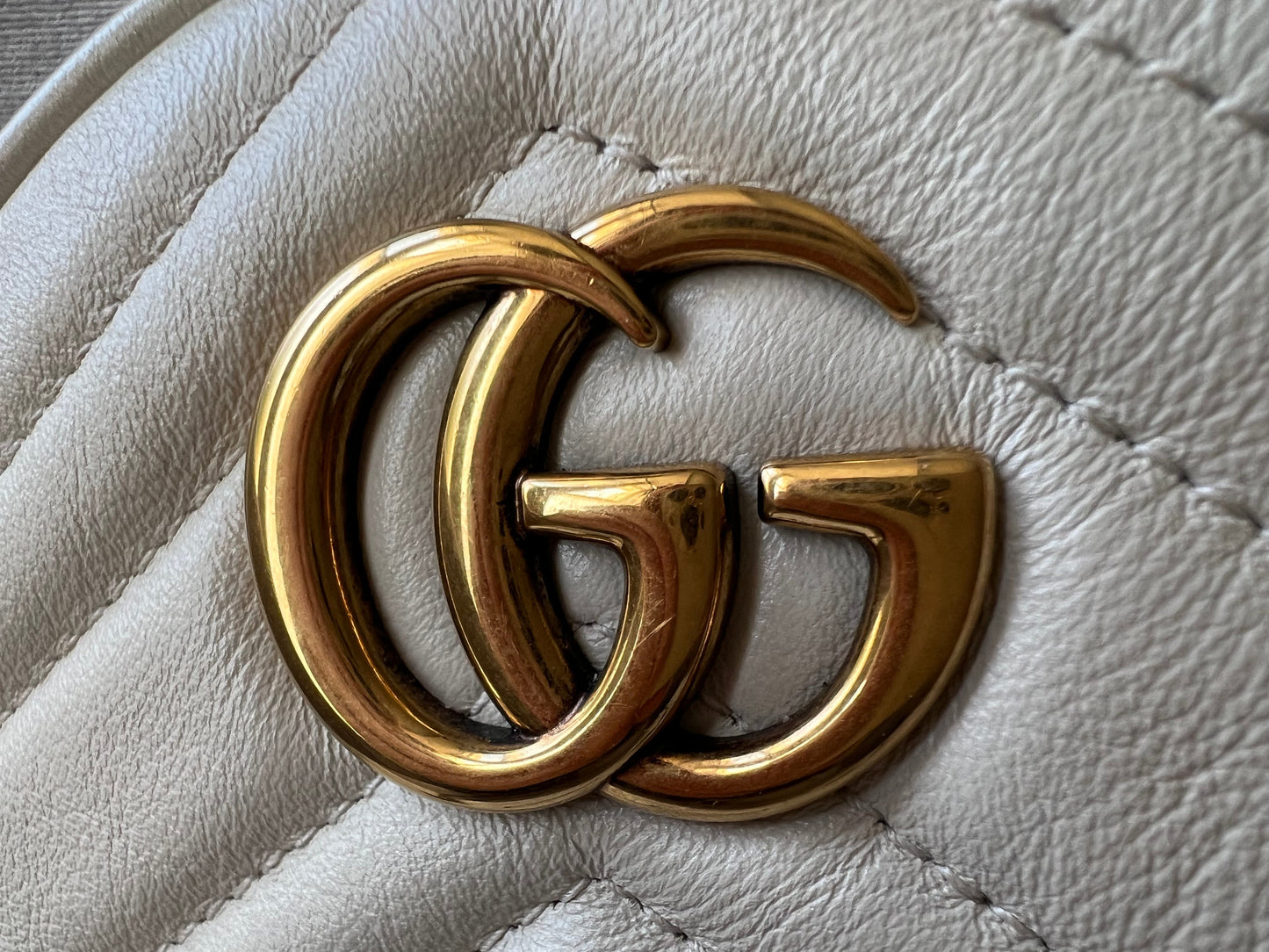 Gucci GG Round White Marmont Small Shoulder Bag (RRP £1,160)