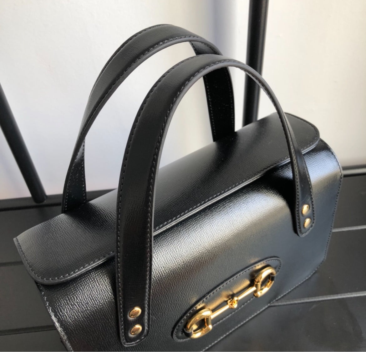 Classic Woman Gucci handbag