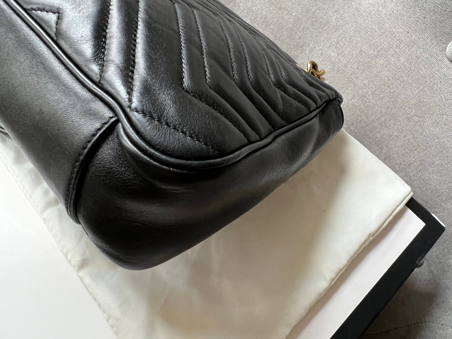 Gucci GG Black Marmont Medium Shoulder Bag (RRP £2,070)