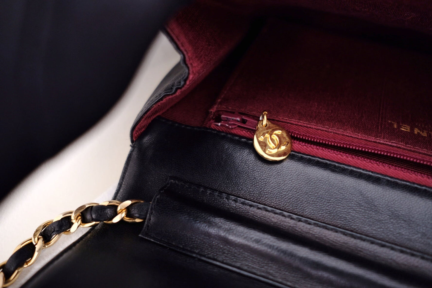 Chanel cc logo chain shoulder bag leather black gold
