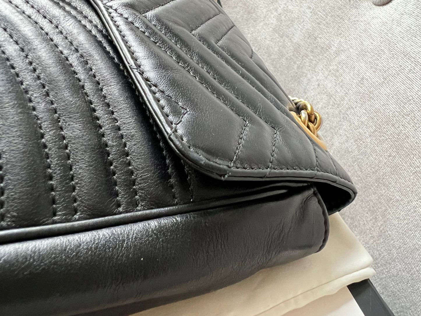 Gucci GG Black Marmont Medium Shoulder Bag (RRP £2,070)