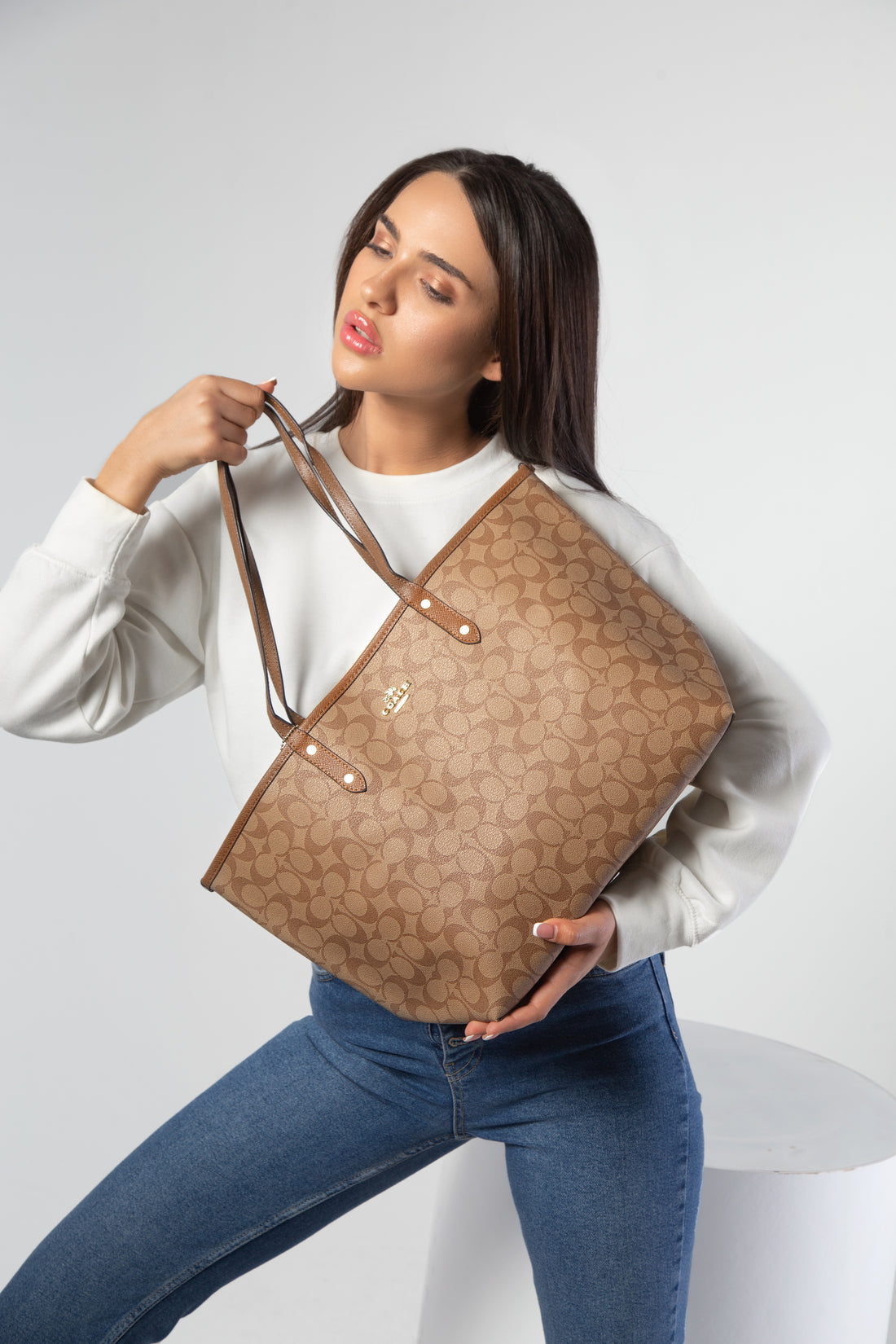 Reversible City Tote Handbag In Camel