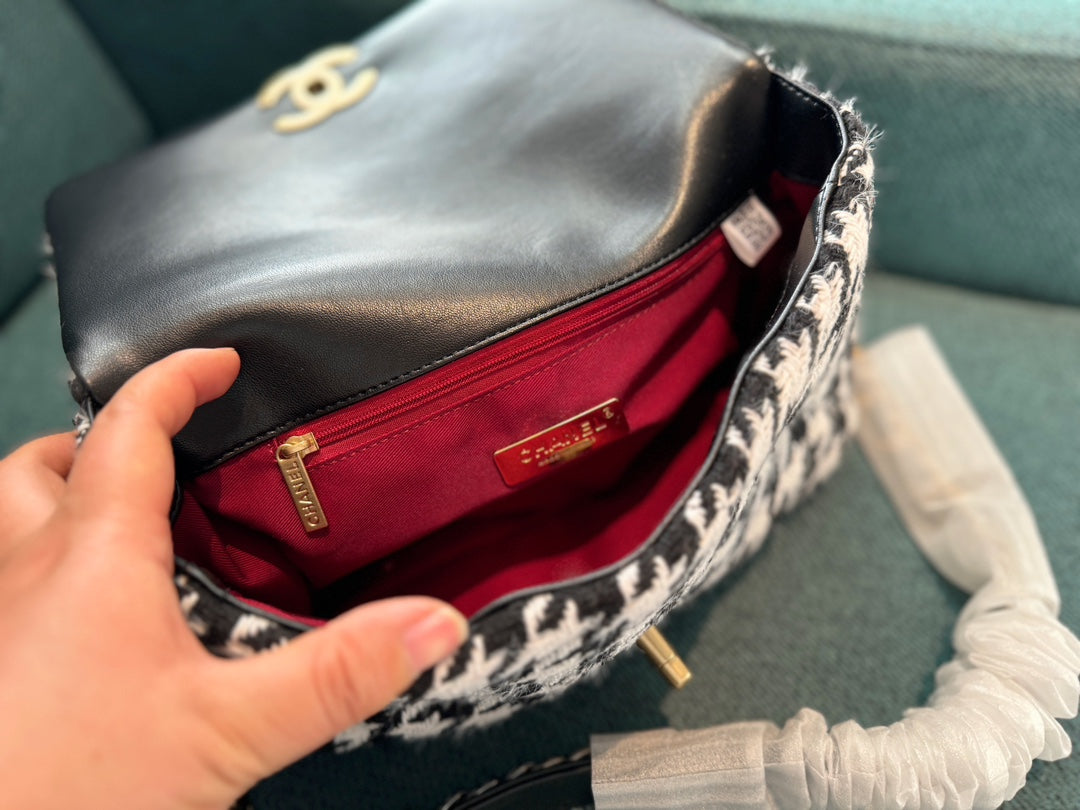 Chanel black white shoulder bag handbag