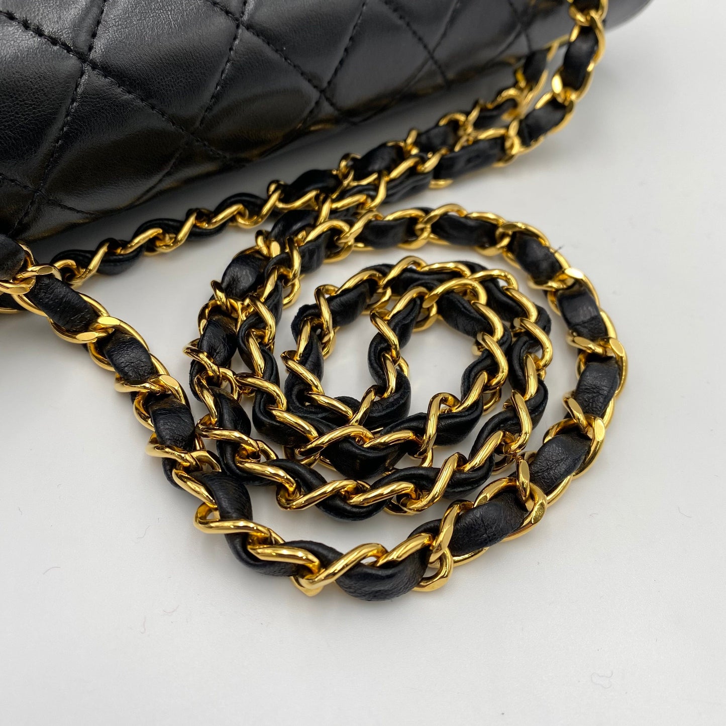 CHANEL VINTAGE CLASSIC FLAP MEDIUM CHAIN SHOULDER BAG BLACK LAMB SKIN 90219630