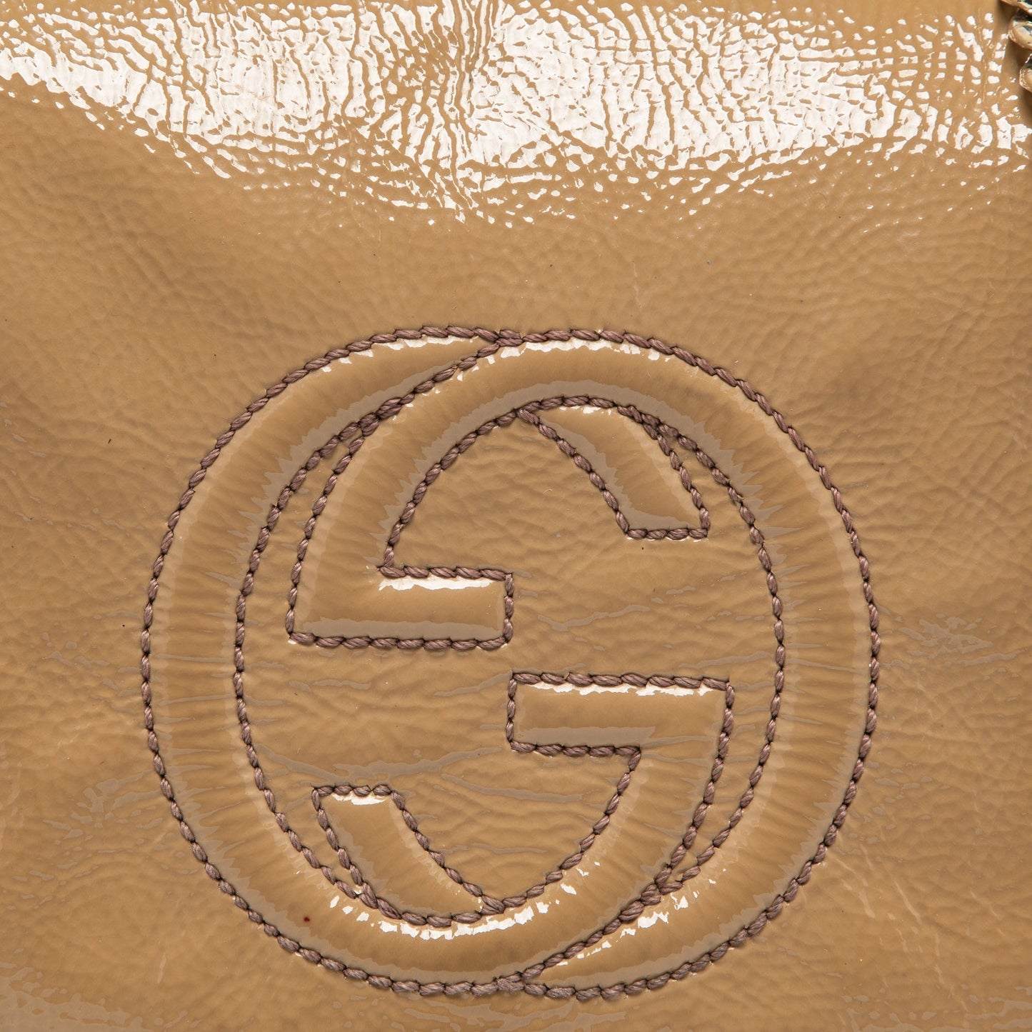 Gucci Beige Patent Leather Soho Flap Shoulder Bag