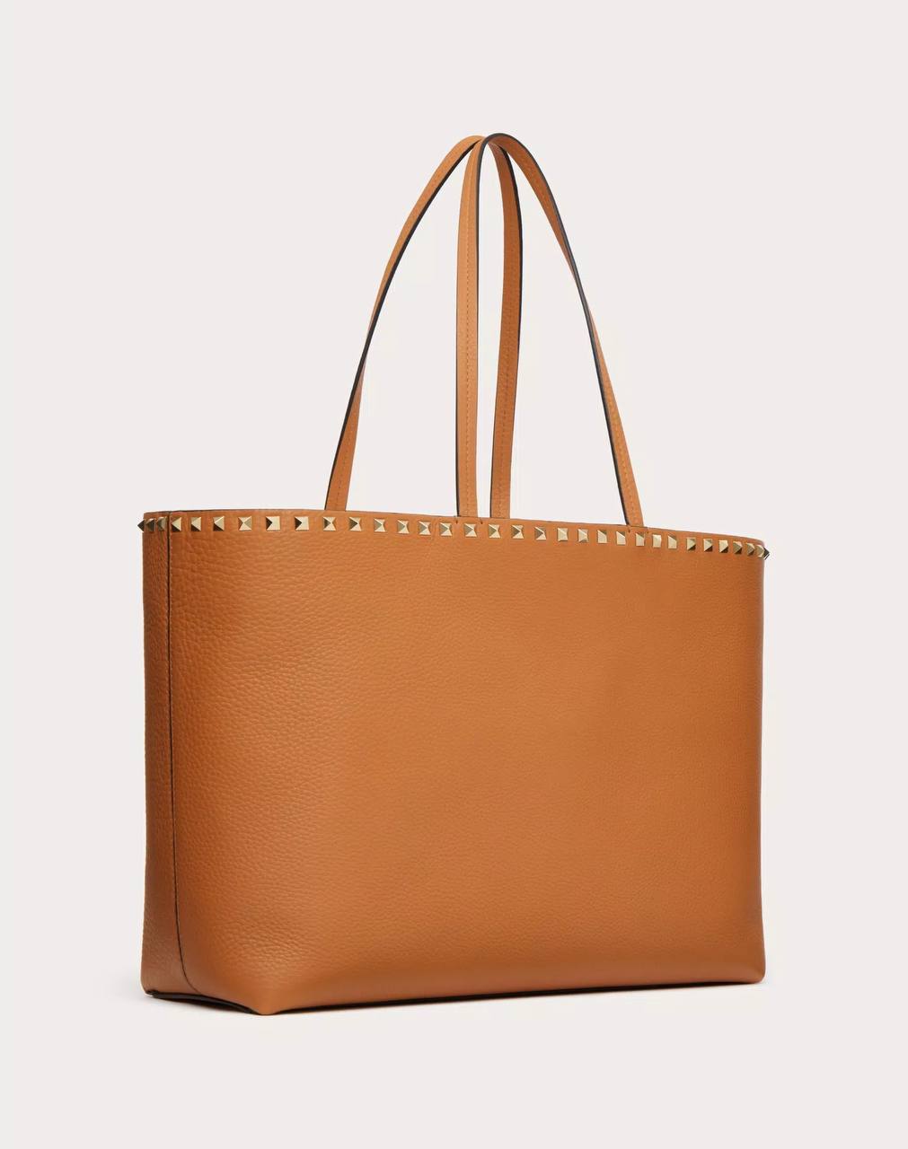 Valentino Garavani Rockstud tote bag in grainy calfskin leather