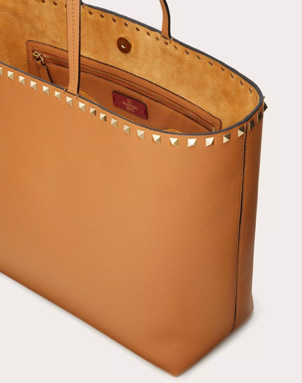 Valentino Garavani Rockstud tote bag in grainy calfskin leather