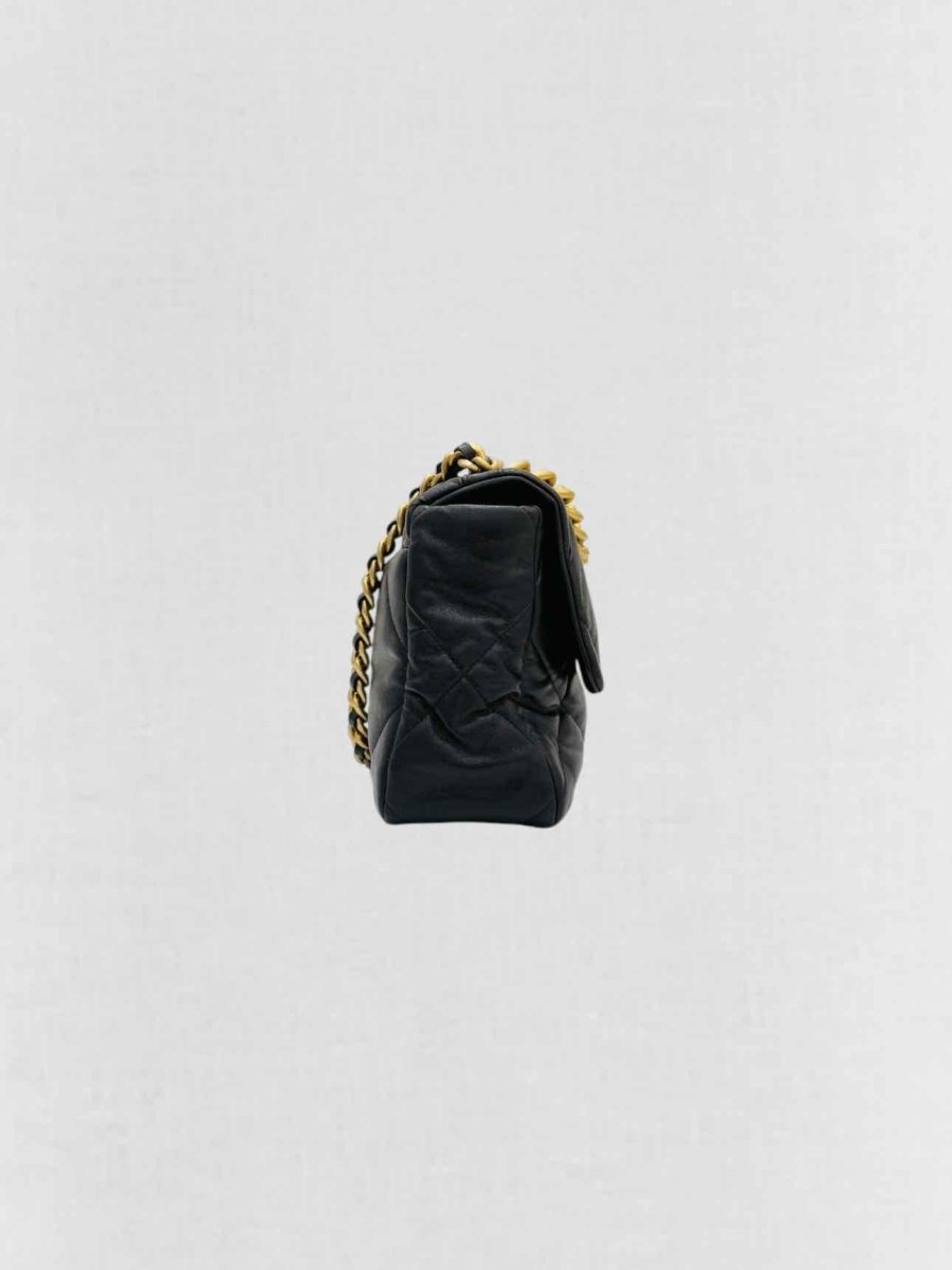 CHANEL 19 Black Quilted Shoulder Bag